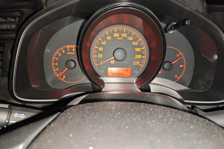 Used Honda Fit 2018 1.5L CVT Comfort Sunroof Version Odometer Close Up