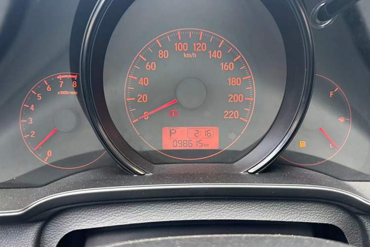 Used Honda Fit 2018 1.5L CVT Comfort Sunroof Version Odometer Close Up