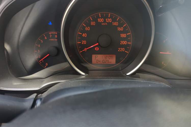 Used Honda Fit 2018 1.5L CVT Trendy Sports Edition Odometer Close Up