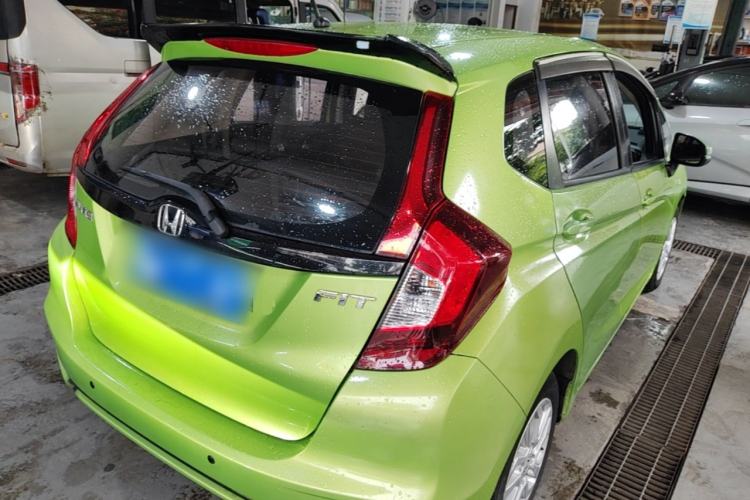 Used Honda Fit 2018 1.5L CVT Comfort Sunroof Version Rear Right 45 Deg