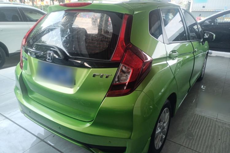 Used Honda Fit 2018 1.5L CVT Comfort Sunroof Version Rear Right 45 Deg