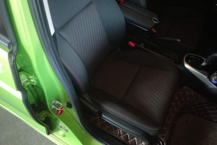 Used Honda Fit 2018 1.5L CVT Trendy Run+ Edition Right Front Seat