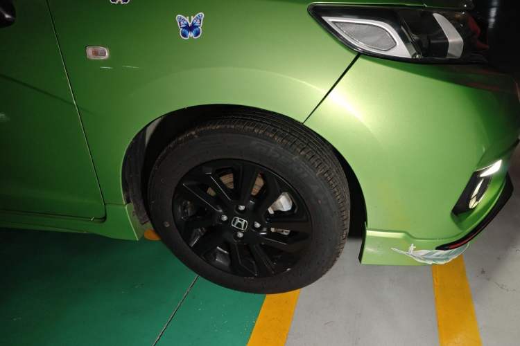 Used Honda Fit 2018 1.5L CVT Trendy Run+ Edition Right Front Wheel Hub