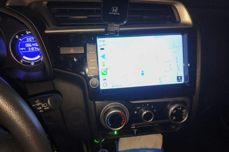 Used Honda Fit 2018 1.5L CVT Trendy Sports Edition Audio And AC Panel