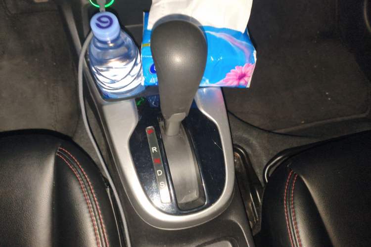 Used Honda Fit 2018 1.5L CVT Trendy Sports Edition Gear Lever