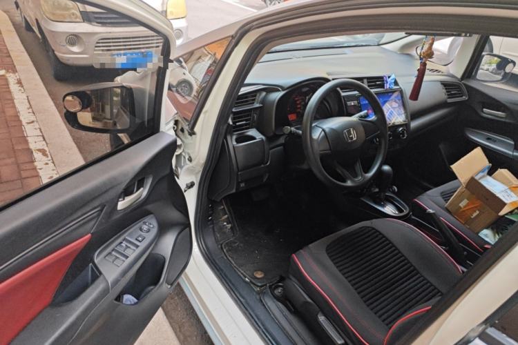 Used Honda Fit 2018 1.5L CVT Comfort Sunroof Version Interior 3