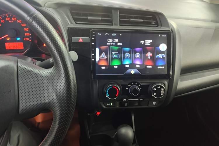 Used Honda Fit 2018 1.5L CVT Comfort Sunroof Version Audio And AC Panel
