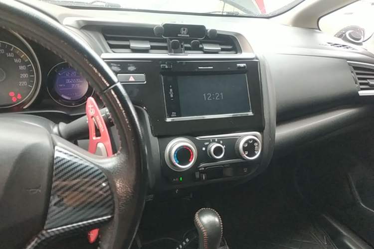 Used Honda Fit 2018 1.5L CVT Trendy Run+ Edition Audio And AC Panel
