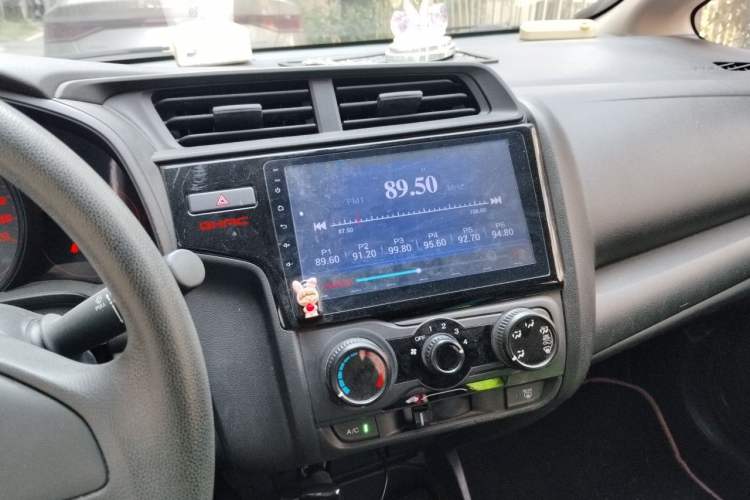 Used Honda Fit 2018 1.5L CVT Comfort Sunroof Version Audio And AC Panel