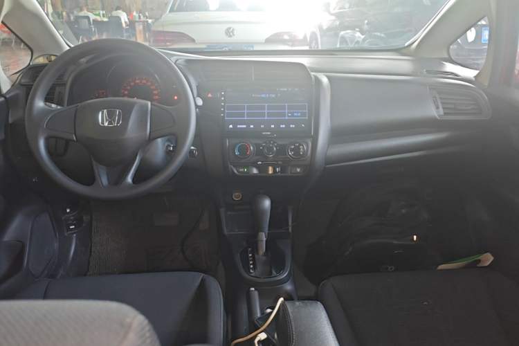Used Honda Fit 2018 1.5L CVT Comfort Sunroof Version Center Console
