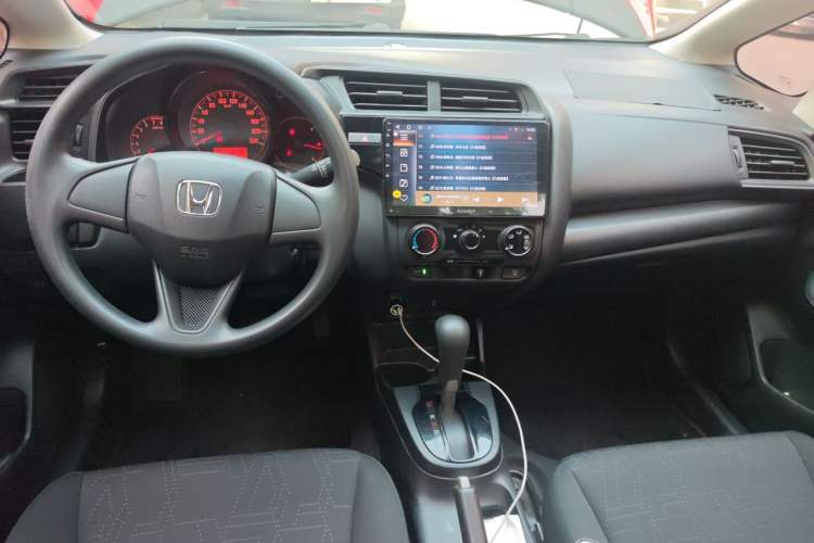 Used Honda Fit 2018 1.5L CVT Comfort Sunroof Version Center Console