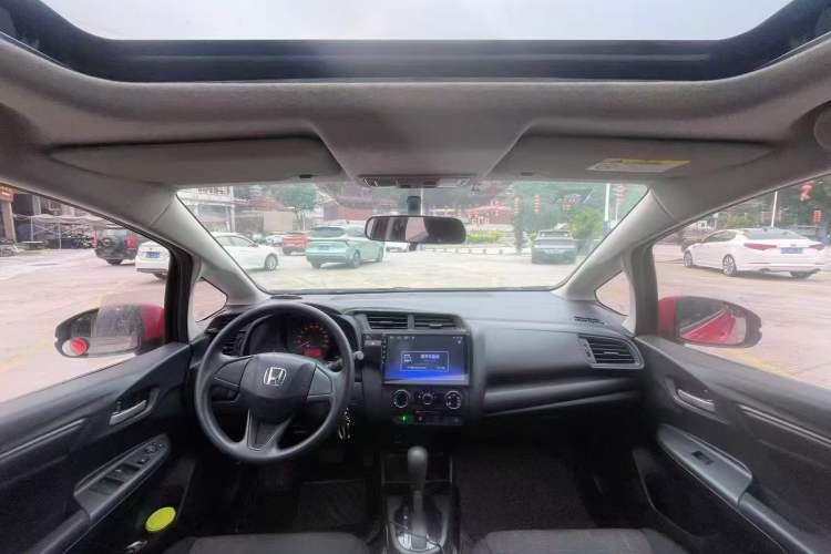 Used Honda Fit 2018 1.5L CVT Comfort Sunroof Version Center Console