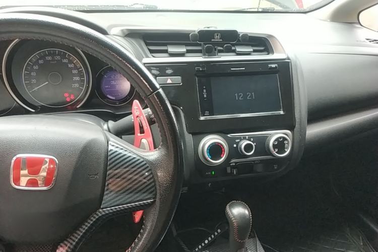 Used Honda Fit 2018 1.5L CVT Trendy Run+ Edition Center Console