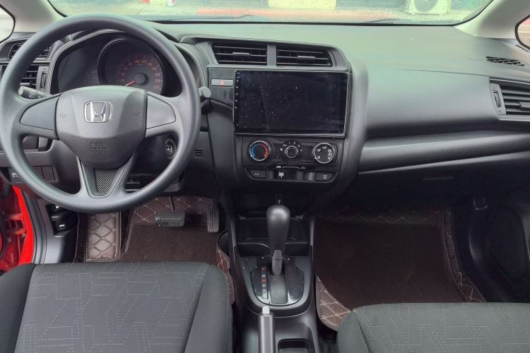 Used Honda Fit 2018 1.5L CVT Comfort Sunroof Version Center Console