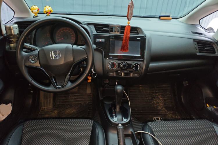 Used Honda Fit 2018 1.5L CVT Comfort Sunroof Version Center Console