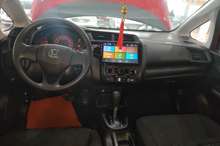 Used Honda Fit 2018 1.5L CVT Comfort Sunroof Version Center Console