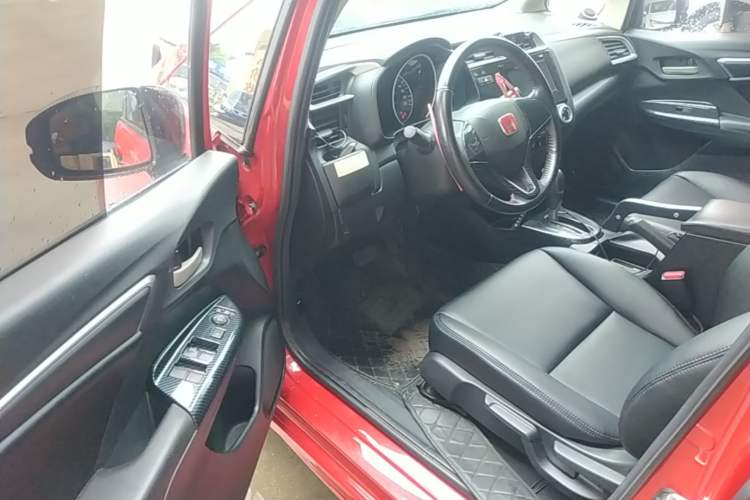 Used Honda Fit 2018 1.5L CVT Trendy Run+ Edition Driver Seat