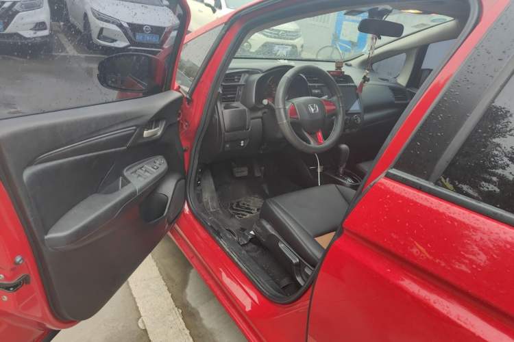 Used Honda Fit 2018 1.5L CVT Comfort Sunroof Version Driver Seat