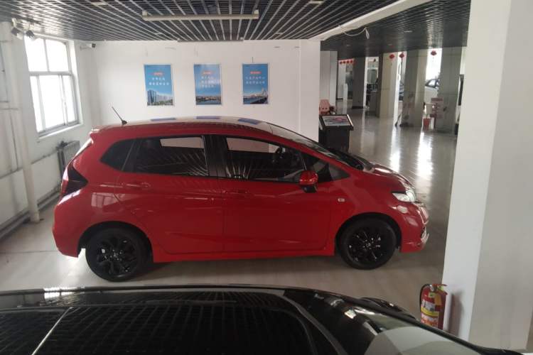 Used Honda Fit 2018 1.5L CVT Trendy Sports Edition Exterior 2