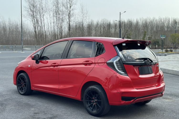 Used Honda Fit 2018 1.5L CVT Comfort Sunroof Version Exterior 3