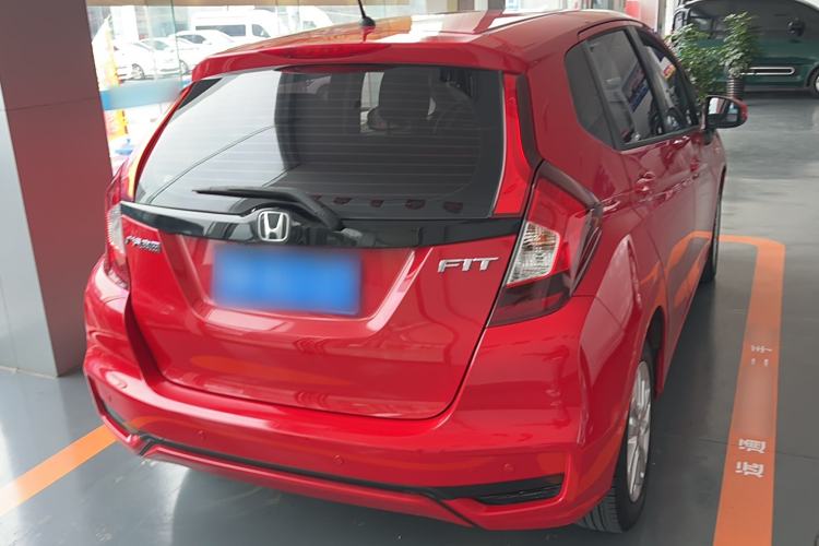 Used Honda Fit 2018 1.5L CVT Comfort Sunroof Version Exterior 4