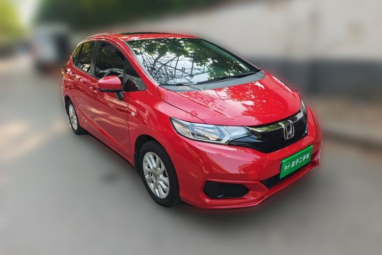 Used Honda Fit 2018 1.5L CVT Comfort Sunroof Version Front Right 45 Deg