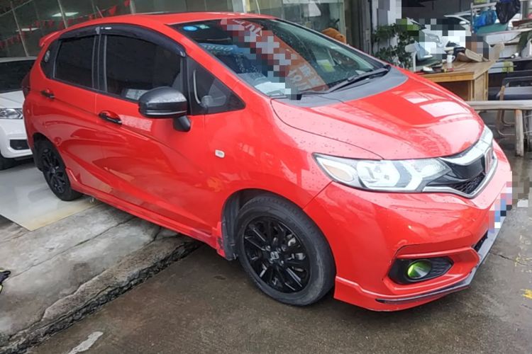 Used Honda Fit 2018 1.5L CVT Trendy Run+ Edition Front Right 45 Deg