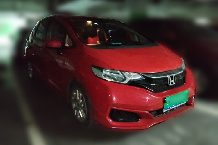 Used Honda Fit 2018 1.5L CVT Comfort Sunroof Version Front Right 45 Deg