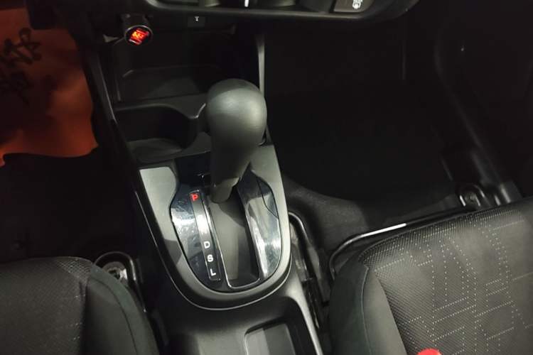 Used Honda Fit 2018 1.5L CVT Comfort Sunroof Version Gear Lever