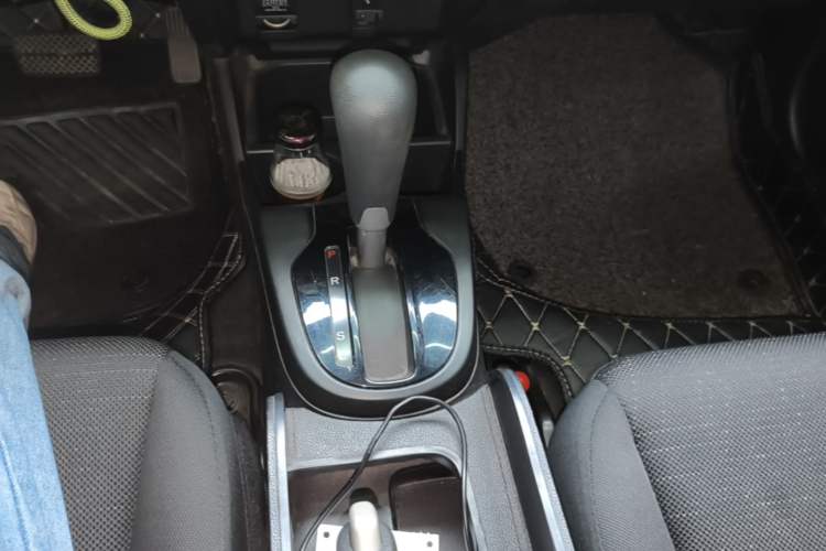 Used Honda Fit 2018 1.5L CVT Comfort Sunroof Version Gear Lever
