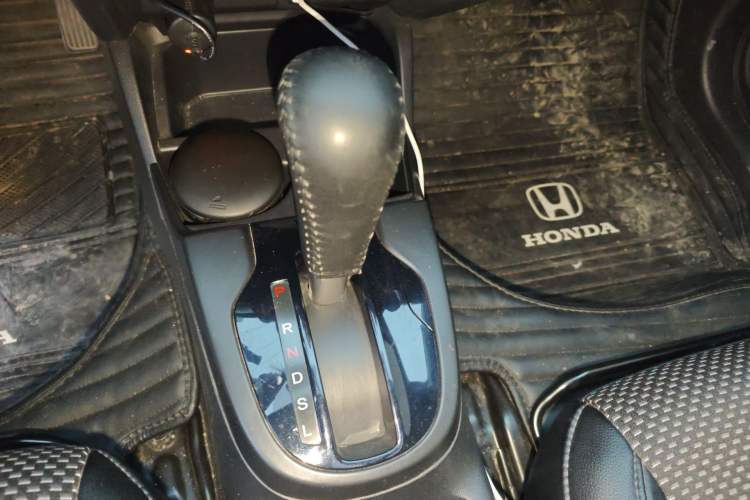 Used Honda Fit 2018 1.5L CVT Comfort Sunroof Version Gear Lever