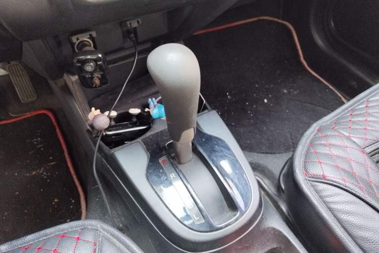 Used Honda Fit 2018 1.5L CVT Comfort Sunroof Version Gear Lever