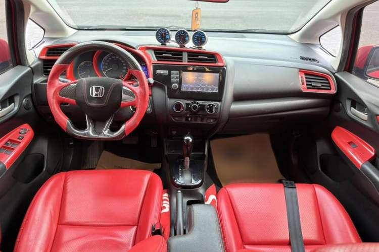 Used Honda Fit 2018 1.5L CVT Comfort Sunroof Version Interior 2