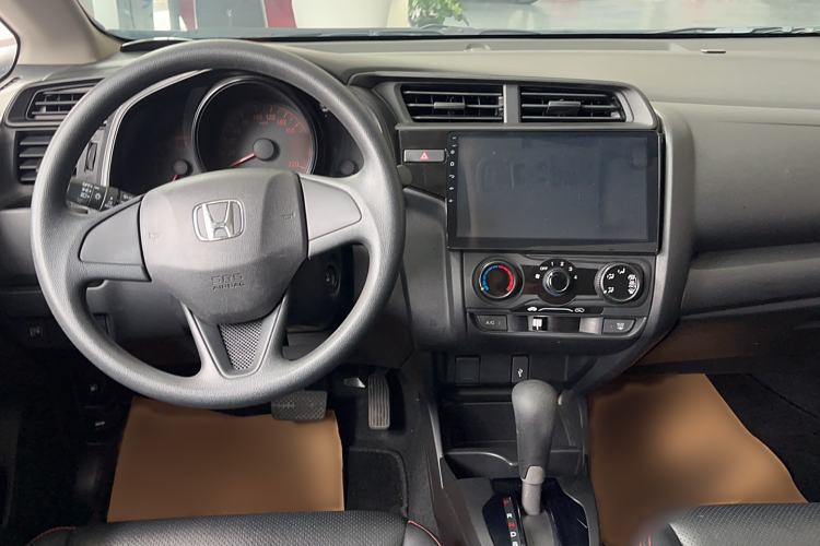 Used Honda Fit 2018 1.5L CVT Comfort Sunroof Version Interior 3