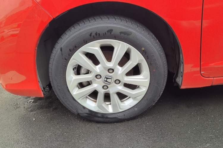 Used Honda Fit 2018 1.5L CVT Comfort Sunroof Version Left Front Wheel Hub