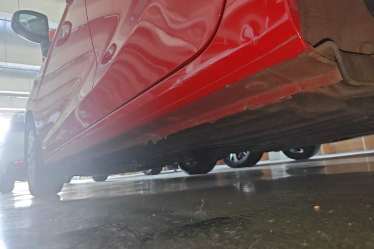 Used Honda Fit 2018 1.5L CVT Comfort Sunroof Version Left Side Sill