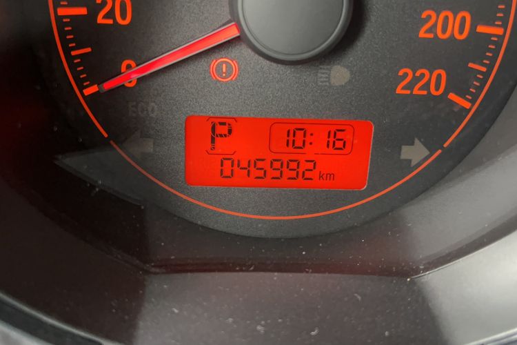 Used Honda Fit 2018 1.5L CVT Comfort Sunroof Version Odometer Close Up