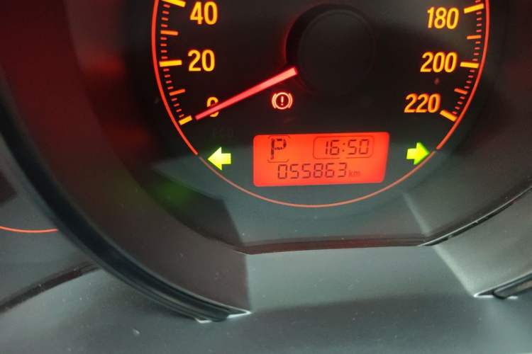 Used Honda Fit 2018 1.5L CVT Comfort Sunroof Version Odometer Close Up