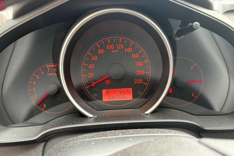 Used Honda Fit 2018 1.5L CVT Trendy Sports Edition Odometer Close Up