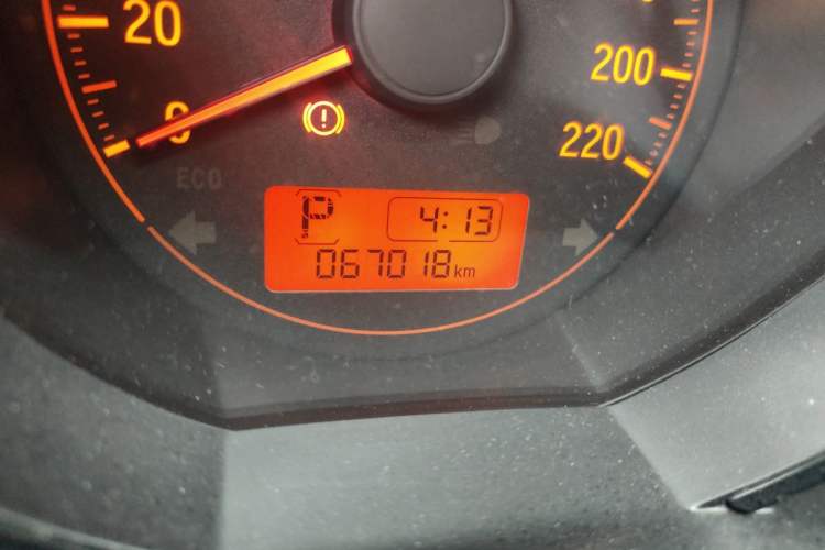 Used Honda Fit 2018 1.5L CVT Comfort Sunroof Version Odometer Close Up