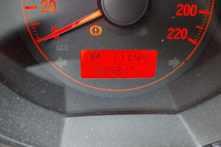Used Honda Fit 2018 1.5L CVT Comfort Sunroof Version Odometer Close Up