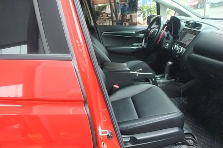 Used Honda Fit 2018 1.5L CVT Trendy Run+ Edition Right Front Seat