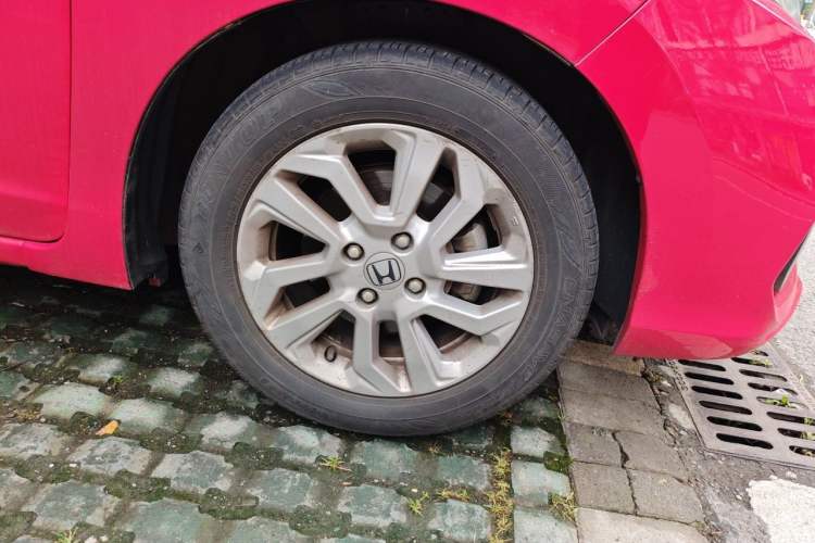 Used Honda Fit 2018 1.5L CVT Comfort Sunroof Version Right Front Wheel Hub