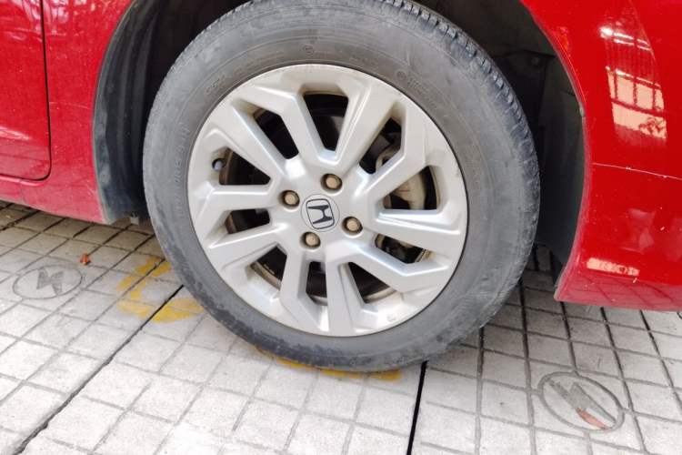 Used Honda Fit 2018 1.5L CVT Comfort Sunroof Version Right Front Wheel Hub