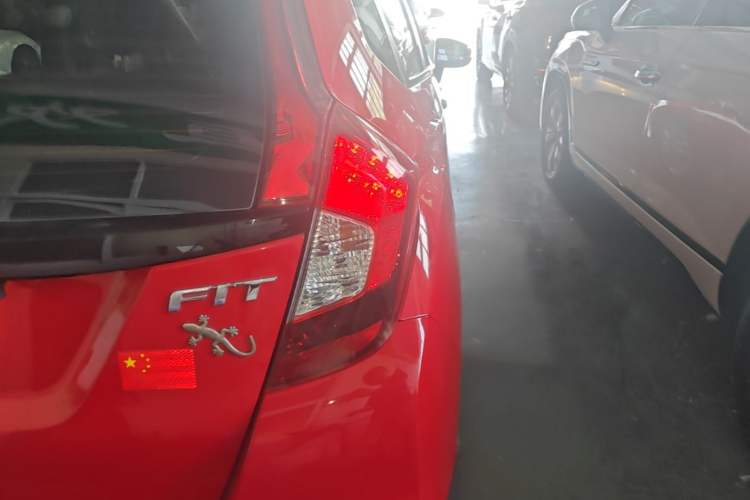 Used Honda Fit 2018 1.5L CVT Comfort Sunroof Version Right Rear Taillight
