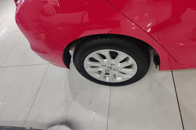 Used Honda Fit 2018 1.5L CVT Comfort Sunroof Version Right Rear Wheel Hub