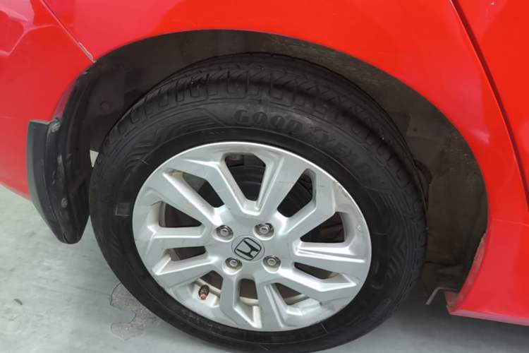 Used Honda Fit 2018 1.5L CVT Comfort Sunroof Version Right Rear Wheel Hub