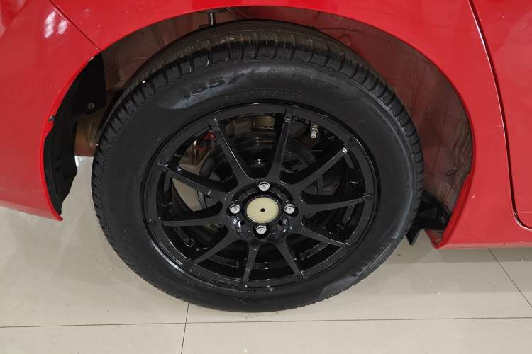 Used Honda Fit 2018 1.5L CVT Comfort Sunroof Version Right Rear Wheel Hub