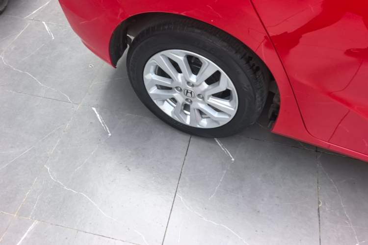 Used Honda Fit 2018 1.5L CVT Comfort Sunroof Version Right Rear Wheel Hub