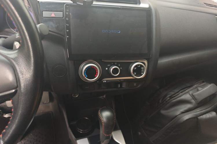 Used Honda Fit 2018 1.5L CVT Trendy Run+ Edition Audio And AC Panel